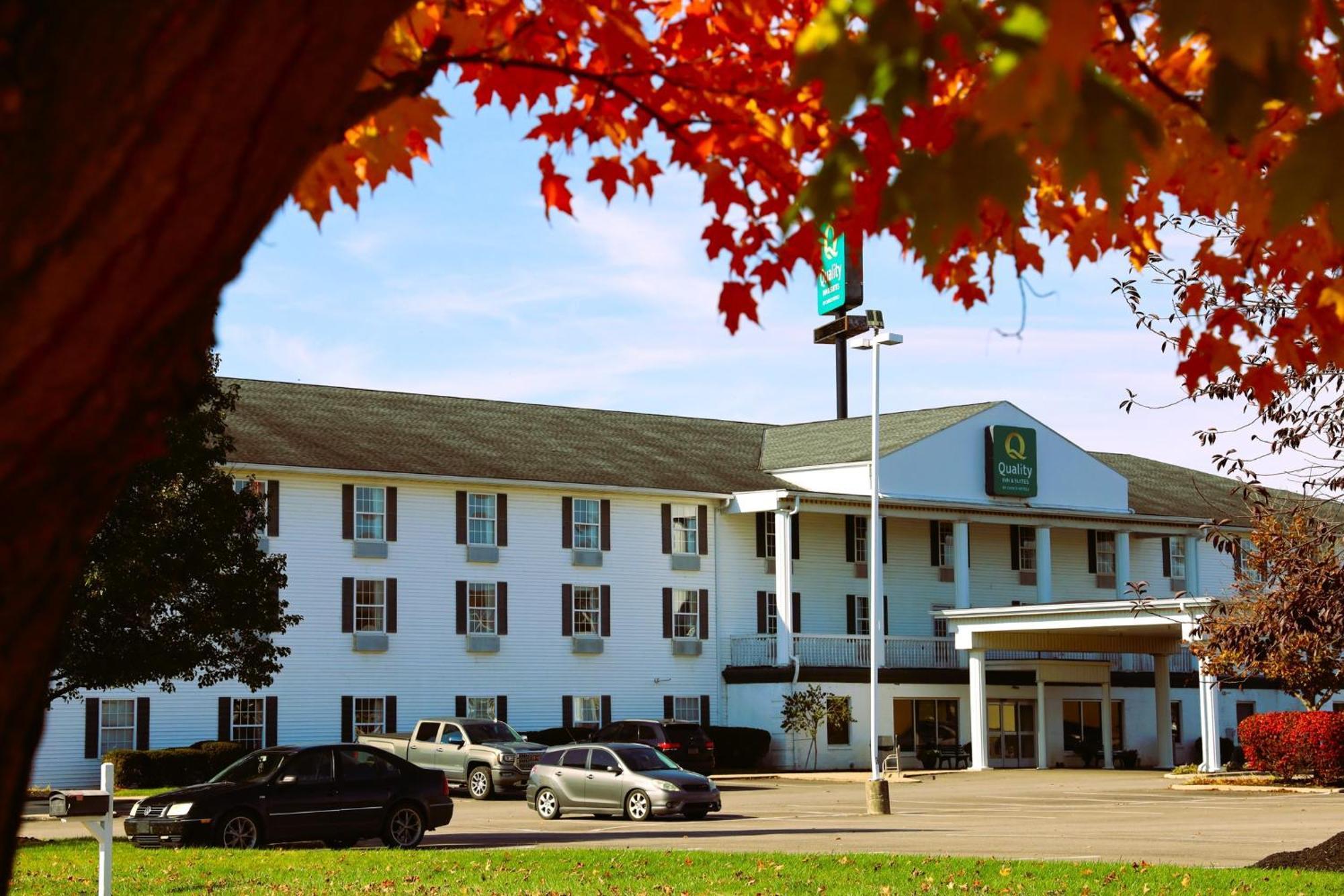 Quality Inn & Suites Bellville - Mansfield Exterior foto